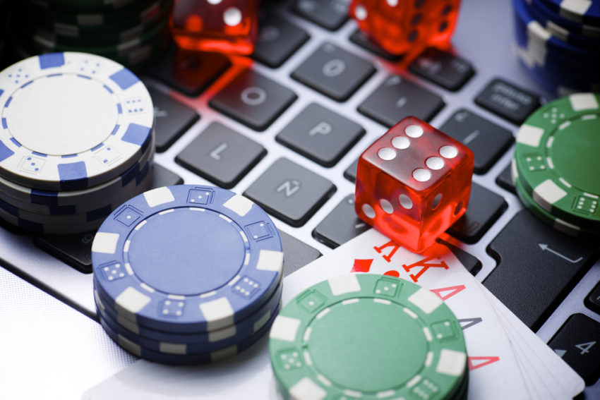 The Risks and Thrills of Online Casinos: A In-depth Look at the Virtual Gambling World